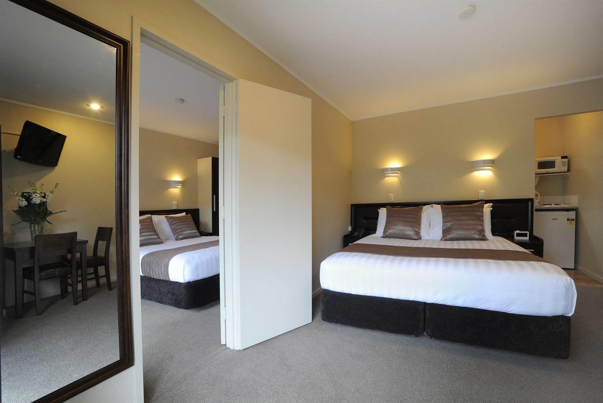 Tudor Court Motor Lodge Auckland Eksteriør billede