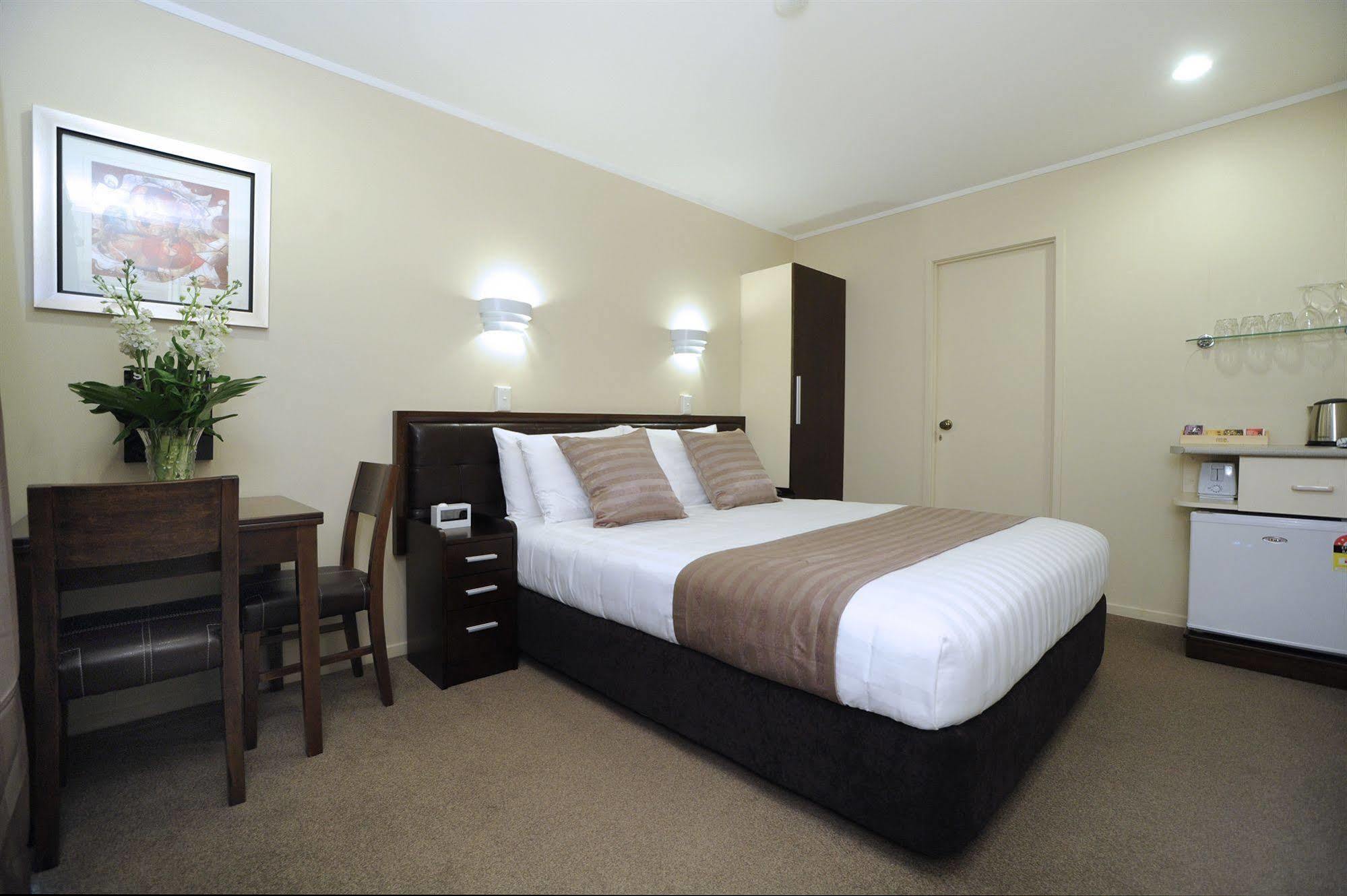 Tudor Court Motor Lodge Auckland Eksteriør billede